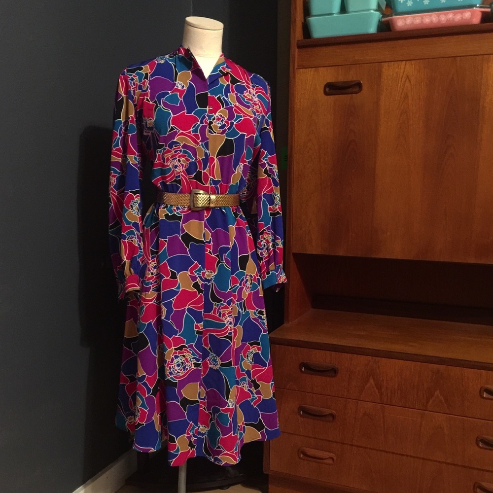 Vintage dress with amazing color